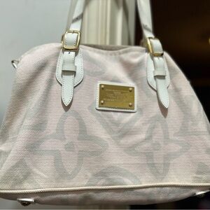 Elegant Pink and White Designer Handbag